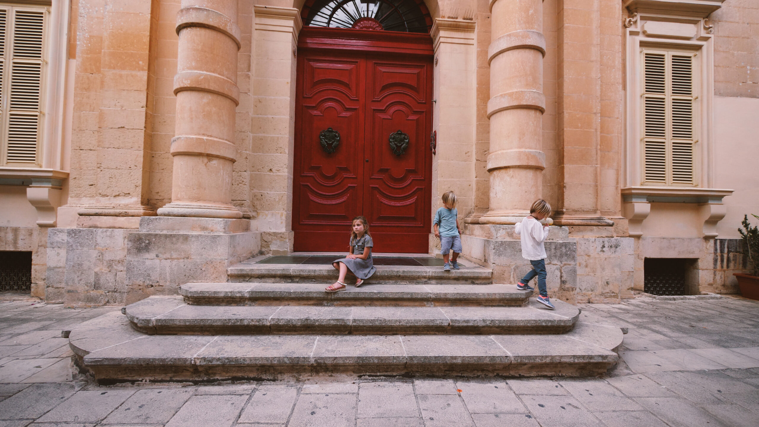 Valletta, Malta, travel family, red door